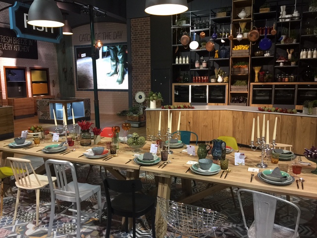 Trenutno pregledavate NEFF pokreće ekskluzivnu kolekciju tanjura koja je inspirirana znanošću GASTROFIZIKE